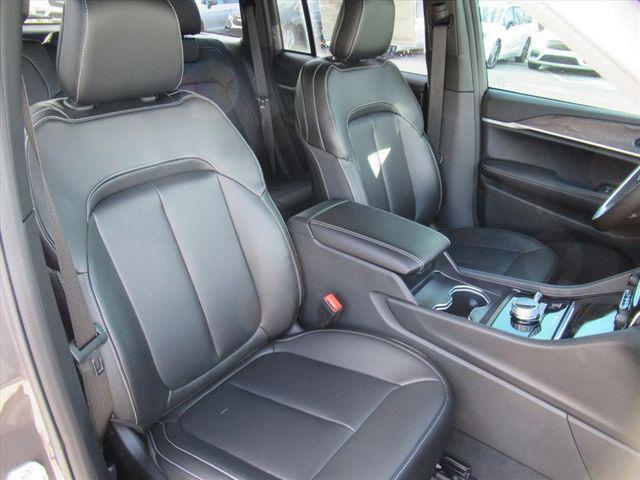 new 2025 Jeep Grand Cherokee car, priced at $40,799