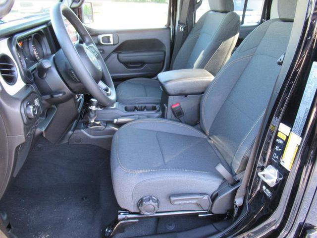 new 2026 Jeep Gladiator car, priced at $35,676