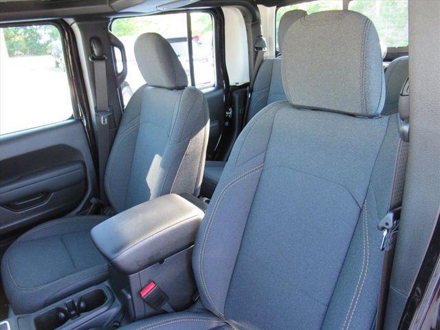 new 2026 Jeep Gladiator car, priced at $35,676