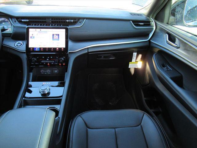 new 2025 Jeep Grand Cherokee L car, priced at $40,135