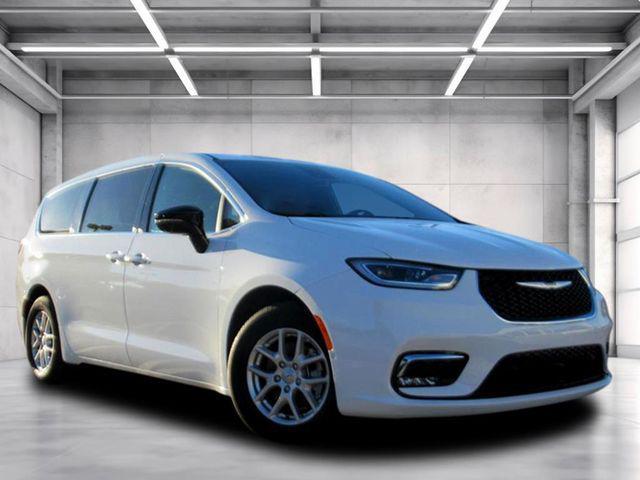 new 2026 Chrysler Pacifica car, priced at $35,519