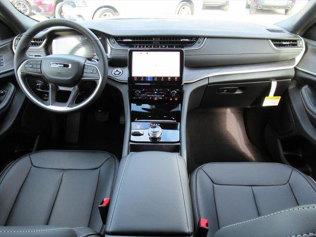 new 2025 Jeep Grand Cherokee car, priced at $41,196