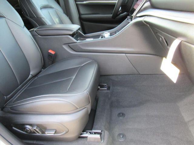 new 2025 Jeep Grand Cherokee car, priced at $41,196