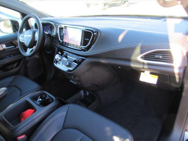 new 2026 Chrysler Pacifica car, priced at $41,020