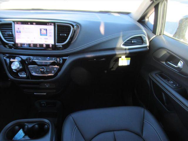 new 2026 Chrysler Pacifica car, priced at $41,020