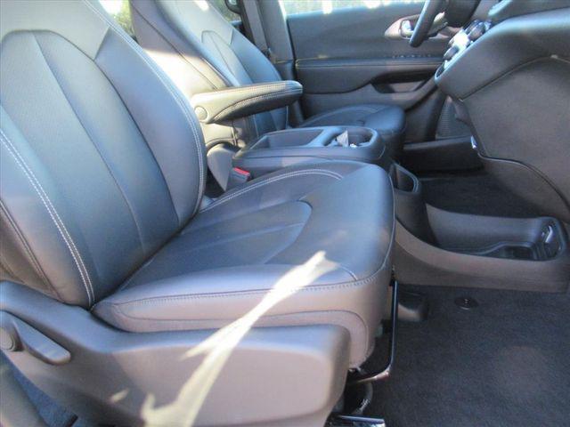 new 2026 Chrysler Pacifica car, priced at $41,020