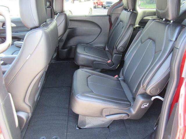 new 2027 Chrysler Pacifica car, priced at $47,329