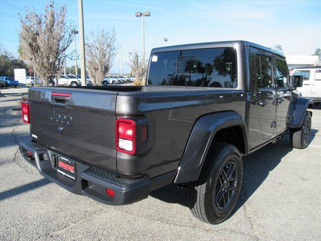 new 2026 Jeep Gladiator car, priced at $48,425