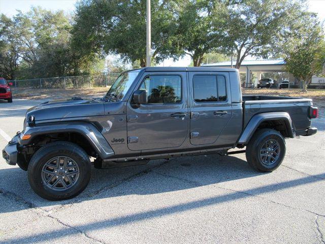 new 2026 Jeep Gladiator car, priced at $48,425