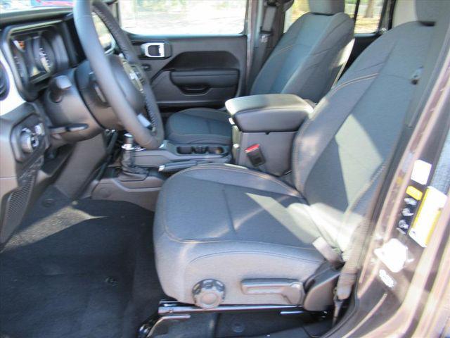 new 2026 Jeep Gladiator car, priced at $48,425