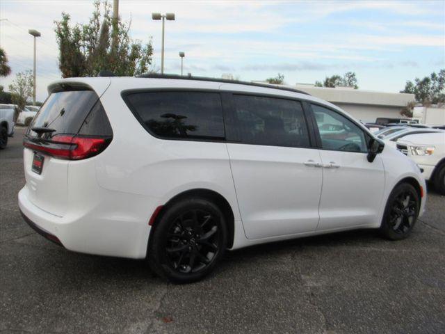 new 2026 Chrysler Pacifica car, priced at $39,571