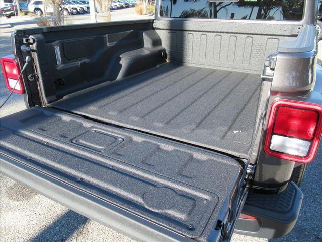 new 2026 Jeep Gladiator car, priced at $46,120