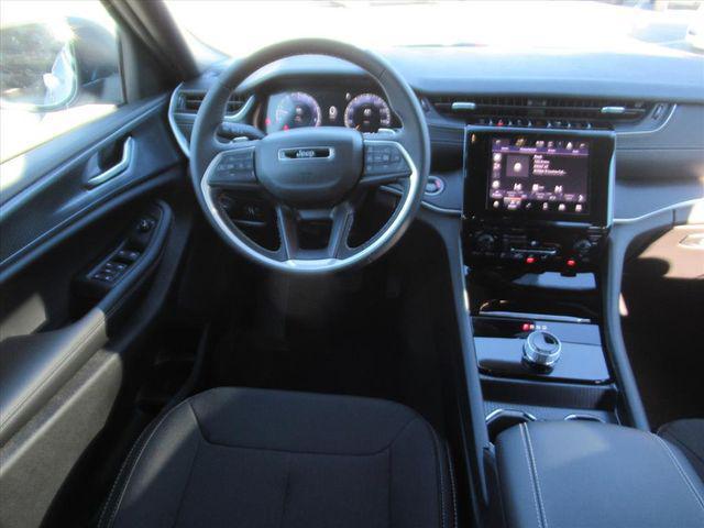 new 2025 Jeep Grand Cherokee car, priced at $28,812