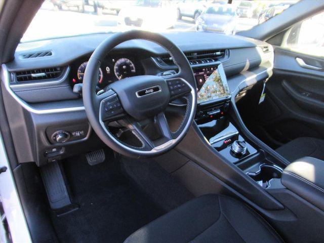 new 2025 Jeep Grand Cherokee car, priced at $28,812