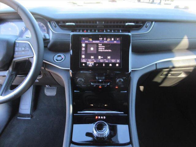 new 2025 Jeep Grand Cherokee car, priced at $28,812