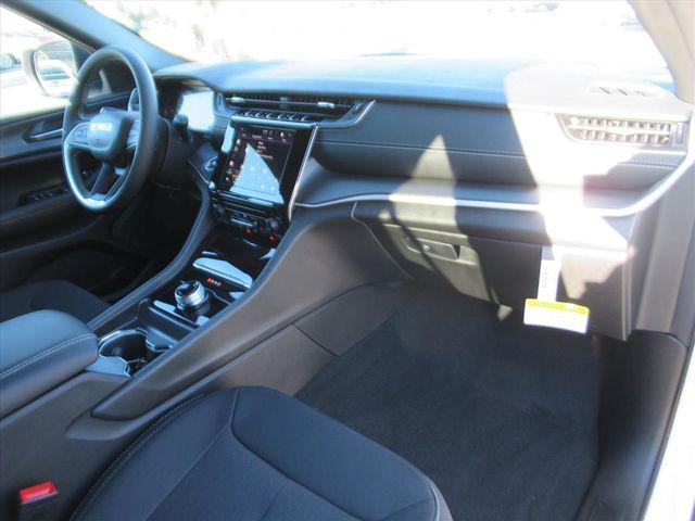 new 2025 Jeep Grand Cherokee car, priced at $28,812