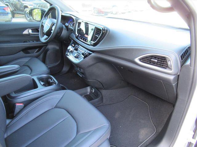 new 2026 Chrysler Pacifica car, priced at $40,032