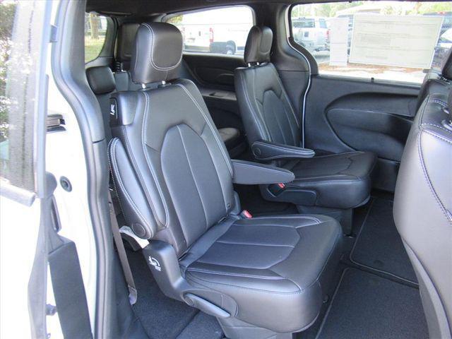 new 2026 Chrysler Pacifica car, priced at $40,032