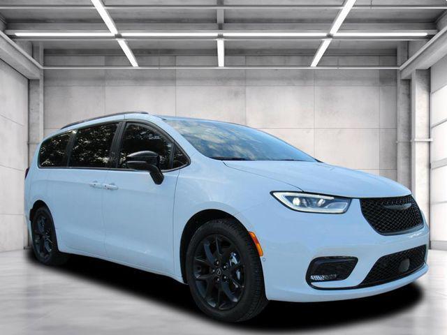 new 2026 Chrysler Pacifica car, priced at $40,032