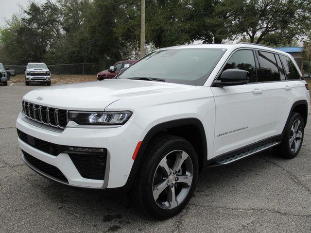 new 2026 Jeep Grand Cherokee car, priced at $44,486