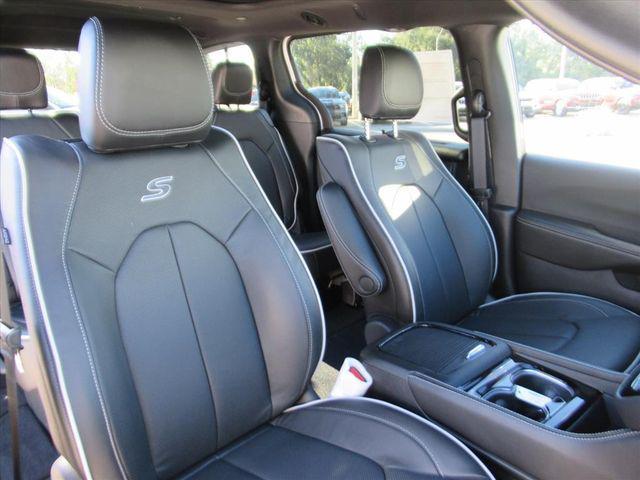 new 2026 Chrysler Pacifica car, priced at $50,045