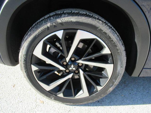 used 2024 Mitsubishi Outlander car, priced at $23,991