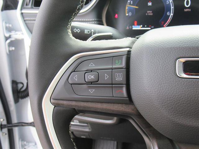 new 2025 Jeep Grand Cherokee car, priced at $37,645