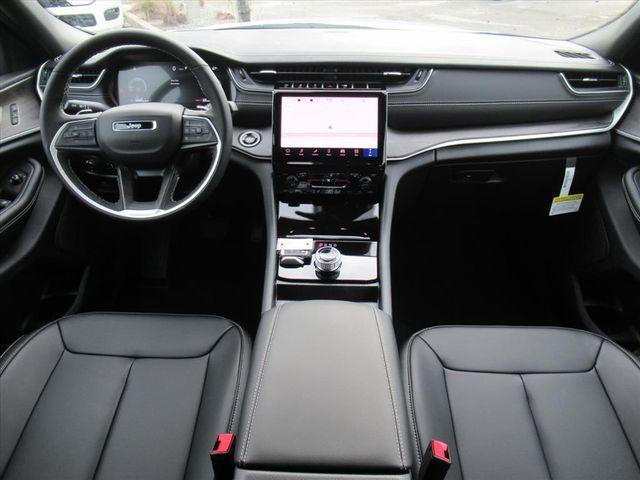 new 2025 Jeep Grand Cherokee car, priced at $37,645