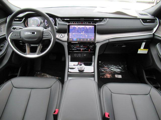 new 2025 Jeep Grand Cherokee car, priced at $35,915