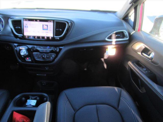 new 2026 Chrysler Pacifica car, priced at $39,423