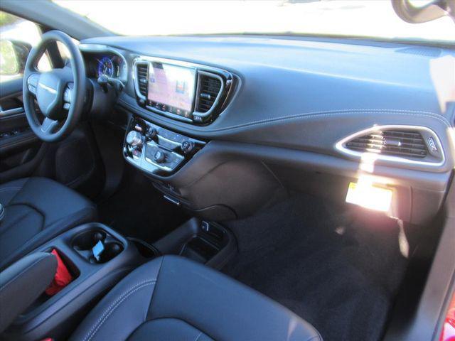 new 2026 Chrysler Pacifica car, priced at $39,423