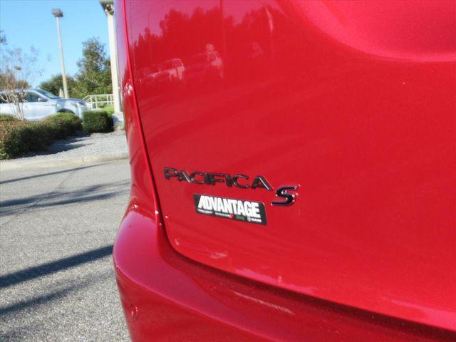 new 2026 Chrysler Pacifica car, priced at $39,423