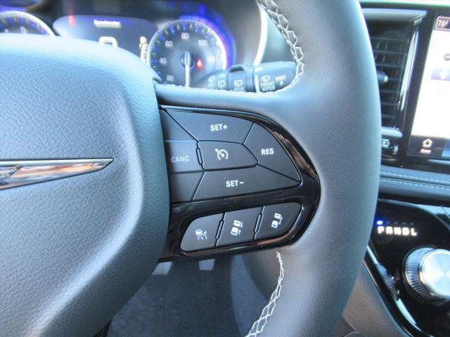 new 2026 Chrysler Pacifica car, priced at $39,423