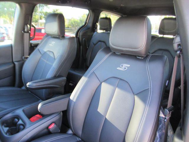 new 2026 Chrysler Pacifica car, priced at $42,968