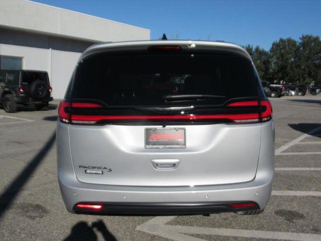new 2026 Chrysler Pacifica car, priced at $42,968