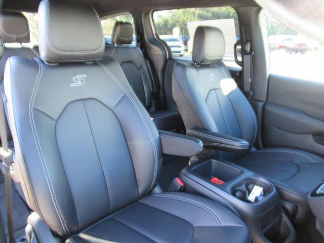 new 2026 Chrysler Pacifica car, priced at $42,968