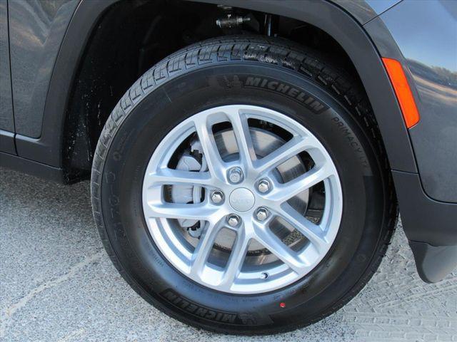 new 2025 Jeep Grand Cherokee car, priced at $26,777