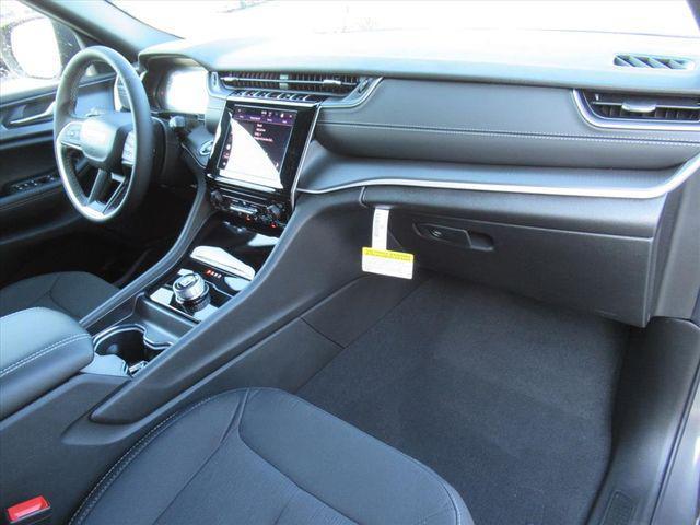 new 2025 Jeep Grand Cherokee car, priced at $26,777