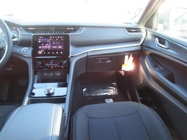 new 2026 Jeep Grand Cherokee L car, priced at $39,928