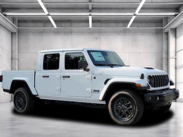 new 2026 Jeep Gladiator car, priced at $39,783