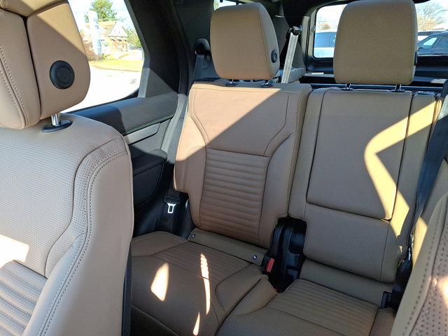 new 2026 Land Rover Discovery car, priced at $77,686