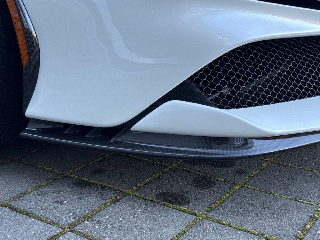 Ferrari SF90 Stradale view 35