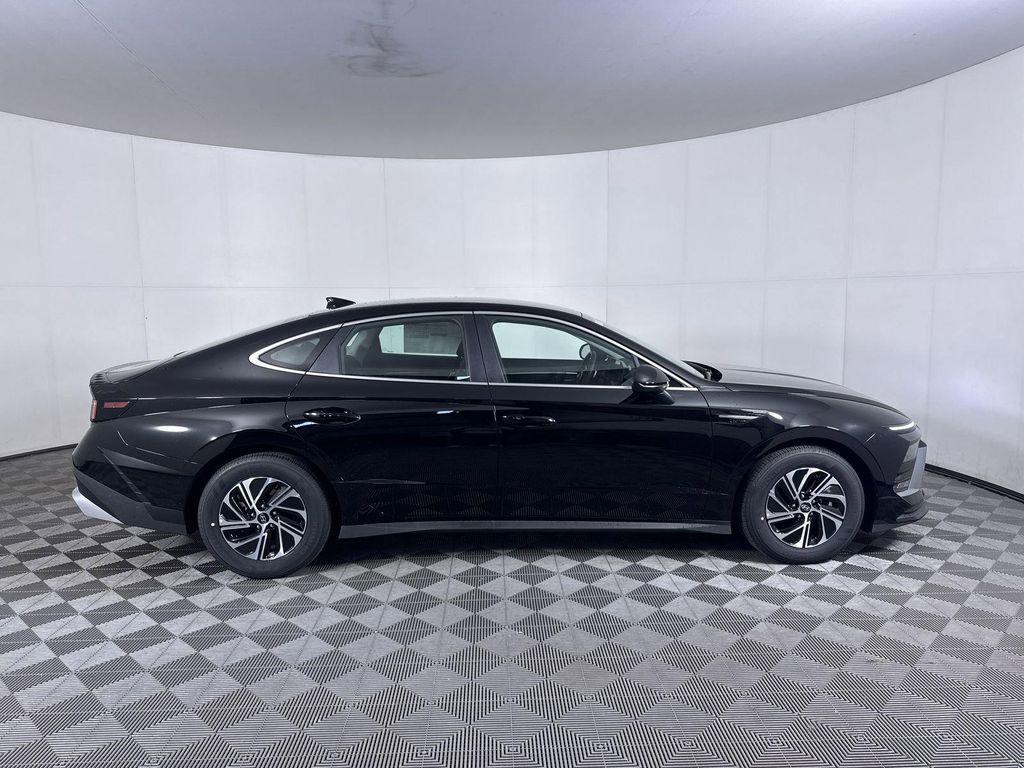 new 2026 Hyundai Sonata Hybrid car, priced at $30,685