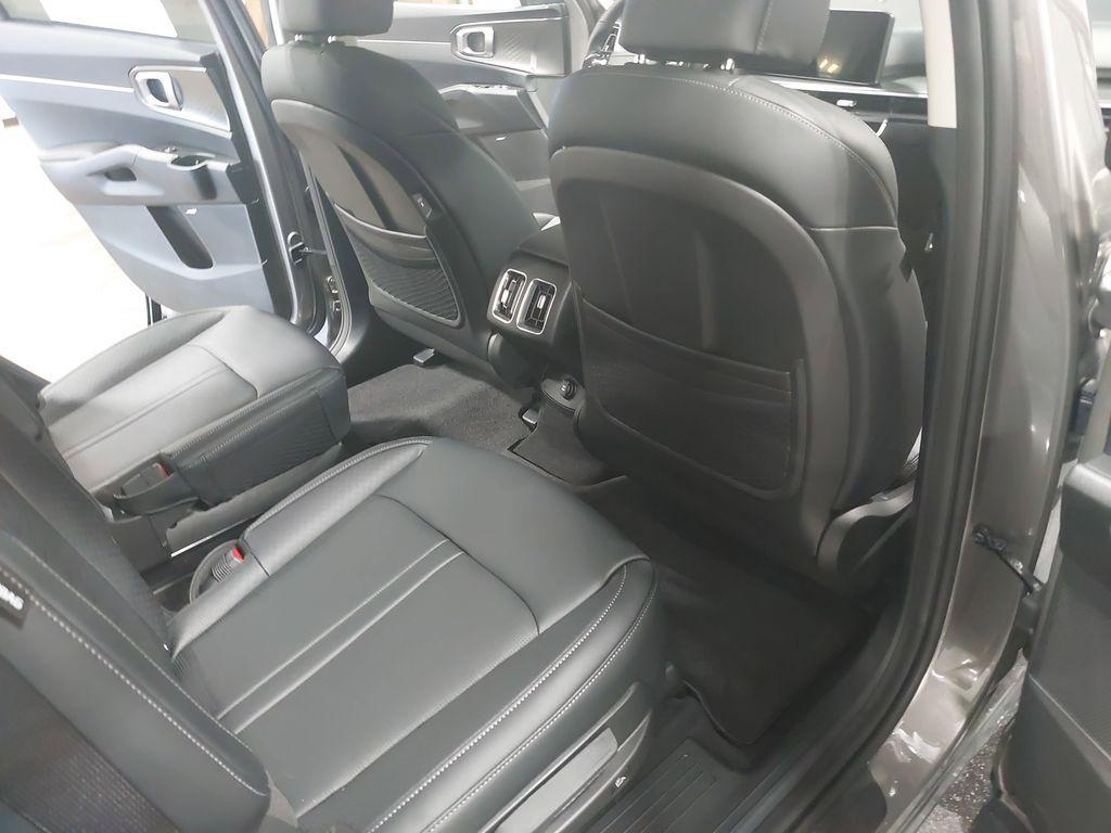 new 2026 Kia Sorento Hybrid car, priced at $44,724