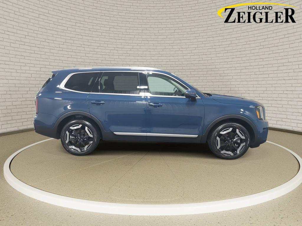 new 2025 Kia Telluride car, priced at $43,589