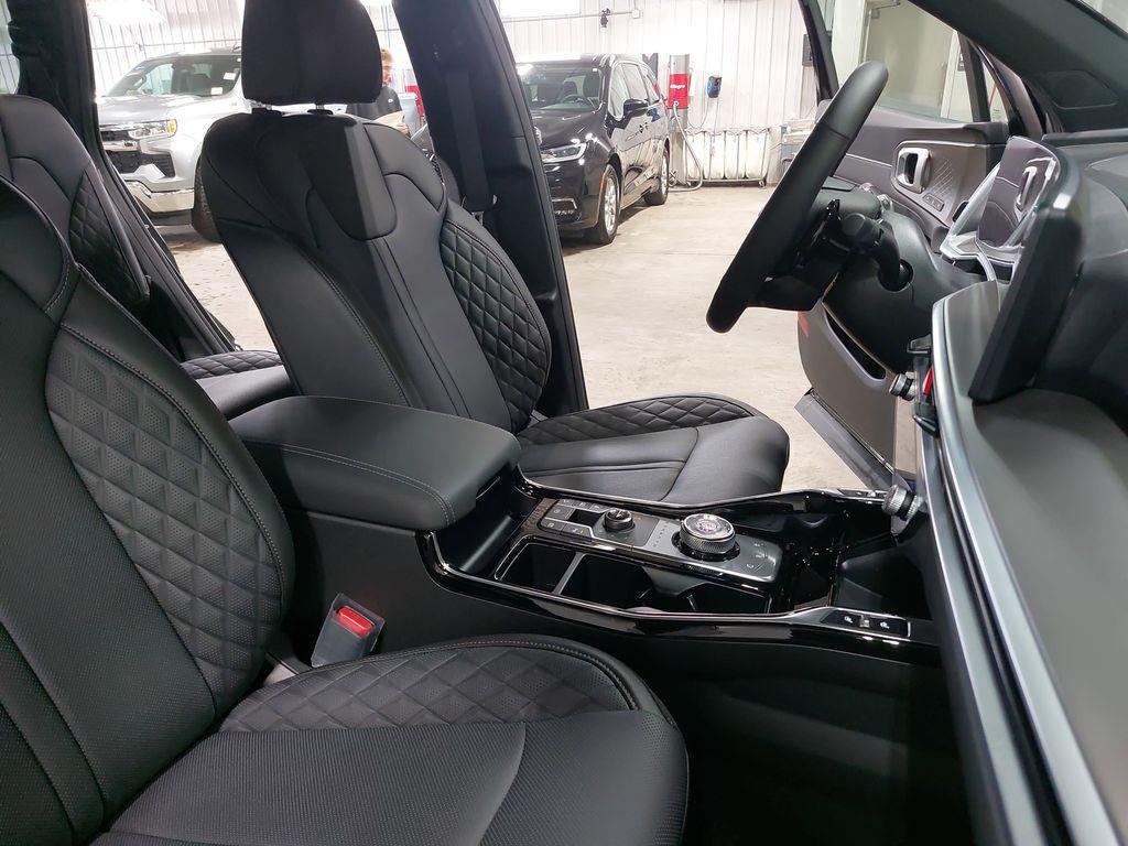 new 2026 Kia Sorento Hybrid car, priced at $49,174