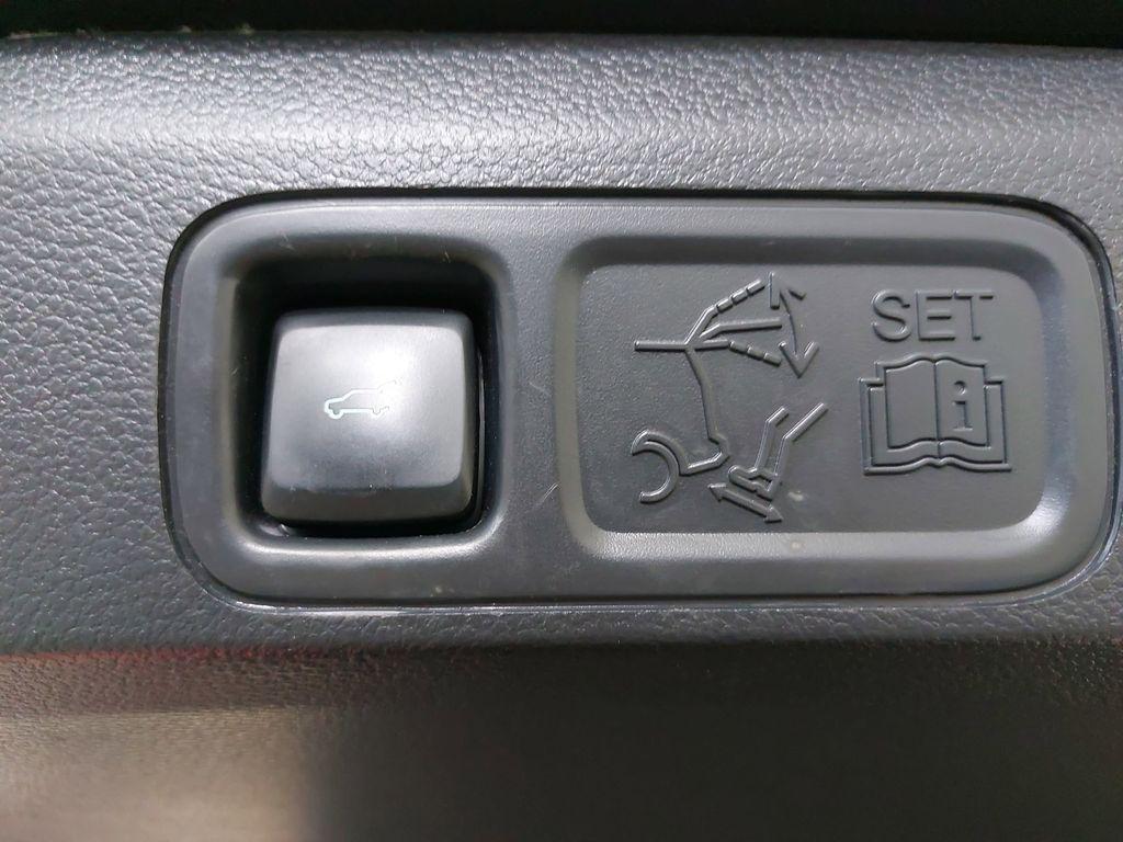 used 2024 Ford Expedition car, priced at $46,304