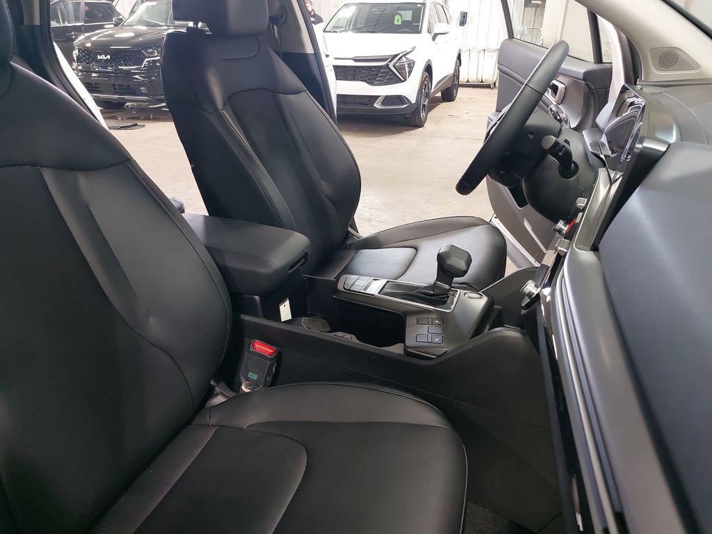 new 2026 Kia Sportage car, priced at $33,409