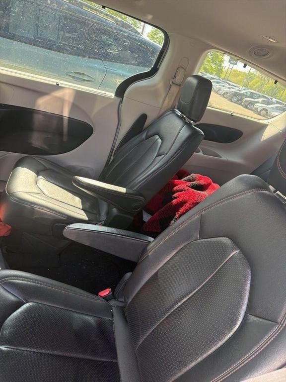 used 2017 Chrysler Pacifica car, priced at $13,804