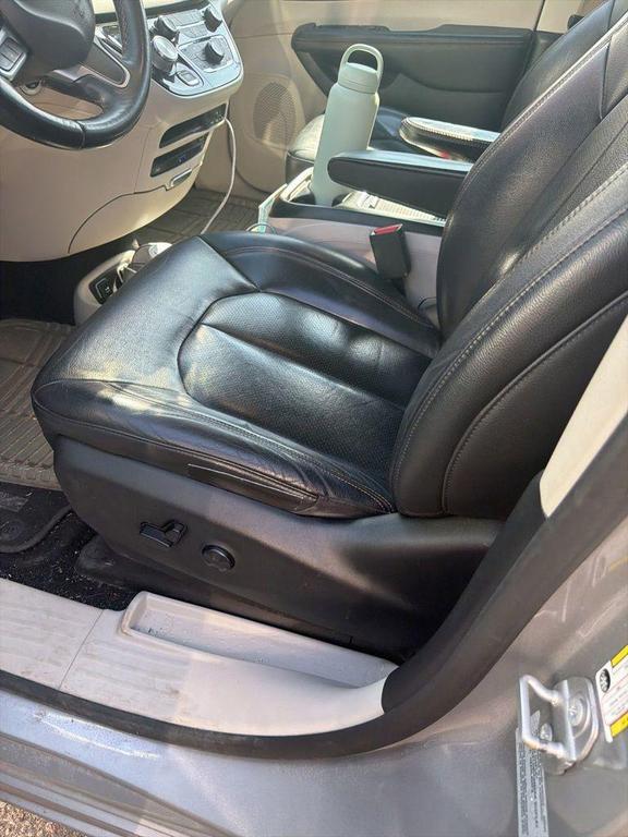 used 2017 Chrysler Pacifica car, priced at $13,804